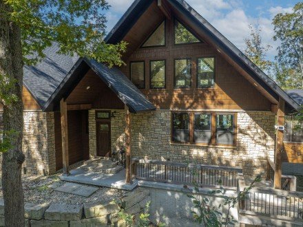 18682 East Eagle Rock Beach Drive, Eagle Rock, MO 65641