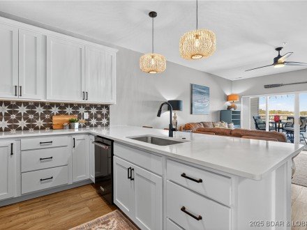 186 Sunset Palms, Camdenton, MO 65020