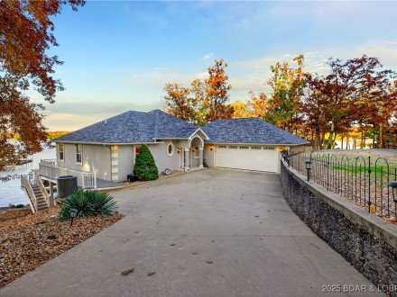 331 Hollow Oak, Sunrise Beach, MO 65079