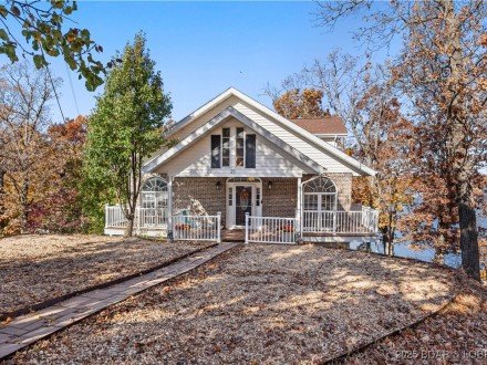 21 Jonathan, Lake Ozark, MO 65049