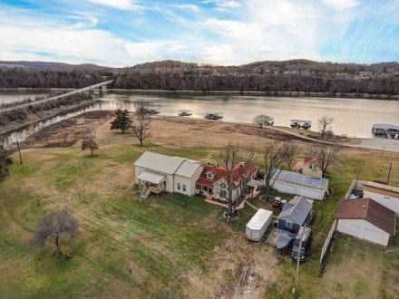 54 South, Cape Fair, MO 65624