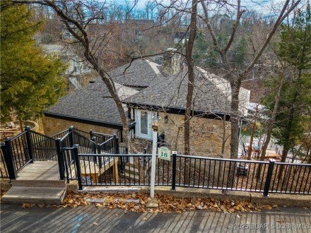 16 Shelter, Osage Beach, MO 65065