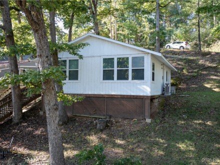 31029 Jasper Dr, Rocky Mount, MO 65072