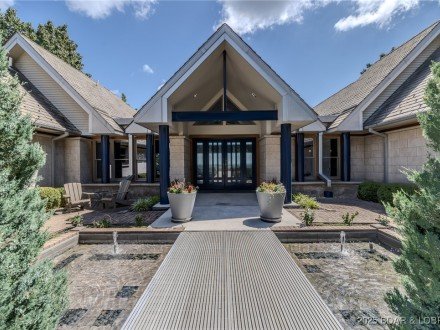 820 Cedar Crest, Lake Ozark, MO 65049