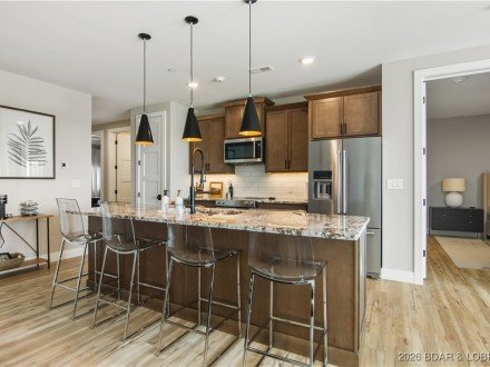 182 Vintage, Four Seasons, MO 65049