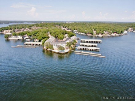 431 Barbra Le Ln, Lake Ozark, MO 65049