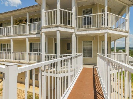 635 Ozark Mountain Resort Drive, Kimberling City, MO 65686