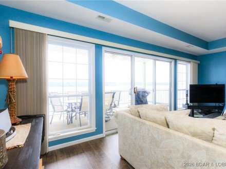 607 E Harbour Towne, Lake Ozark, MO 65049