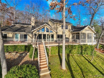 671 Sweetwater, Lake Ozark, MO 65049