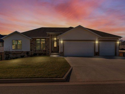 6139 Dollison, Springfield, MO 65810