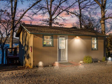 57 Kings Cove, Reeds Spring, MO 65737