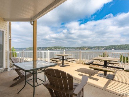 1481 Ledges Dr, Osage Beach, MO 65065