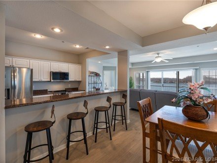 806 East Harbour Towne, Lake Ozark, MO 65049