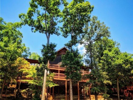 2299 Standing Rock, Camdenton, MO 65020