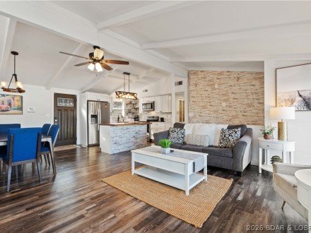 315 Curvy, Camdenton, MO 65020