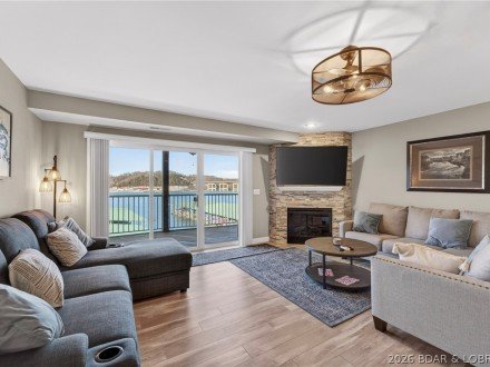 255 Plaza Beach, Camdenton, MO 65020