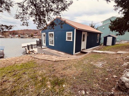 9 Point Plaza, Edwards, MO 65326