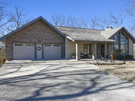 735 Indian Valley Rd, Branson West, MO 65737