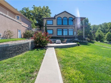 389 South Beach, Sunrise Beach, MO 65079