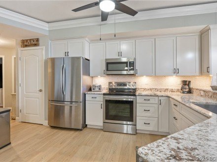 1225 Lands End, Osage Beach, MO 65065