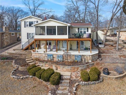 1055 Genes Point, Camdenton, MO 65020