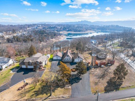 154 Elm Point, Kimberling City, MO 65686