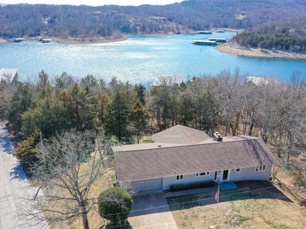 1 Greenbrier, Kimberling City, MO 65686