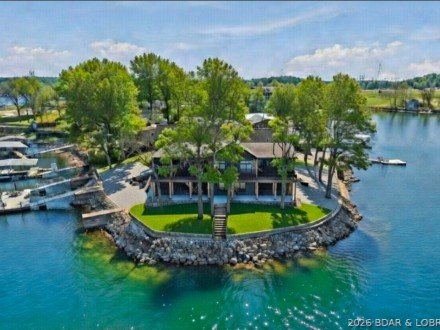 100 Nolands Point, Sunrise Beach, MO 65079