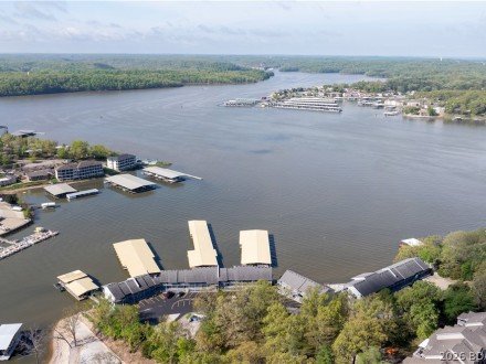 808 Kersten Way, Osage Beach, MO 65065