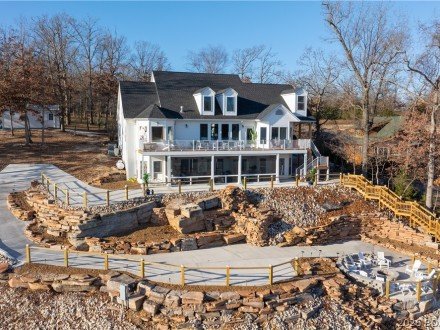 2858 Big Island, Roach, MO 65787