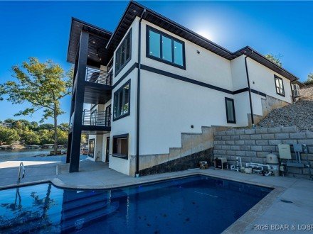 439 Redbud, Lake Ozark, MO 65049