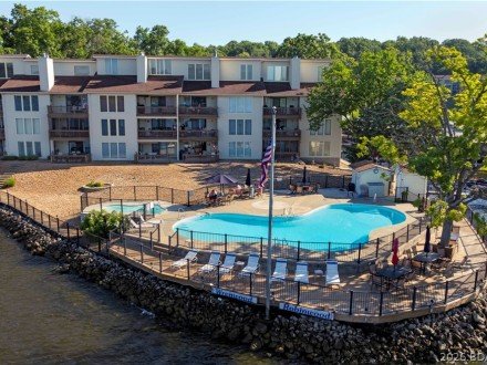 52 Wrenwood, Lake Ozark, MO 65049