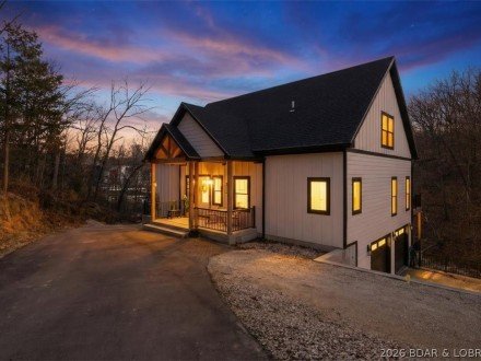 11 Cardinal, Lake Ozark, MO 65049