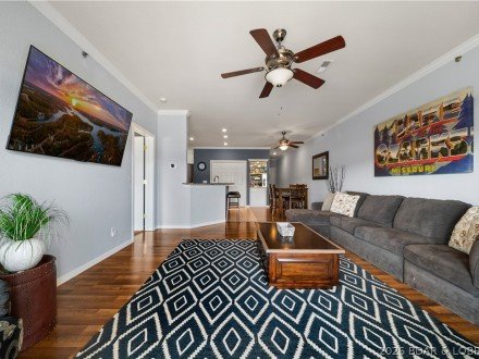 216 Lakeview Resort, Sunrise Beach, MO 65079