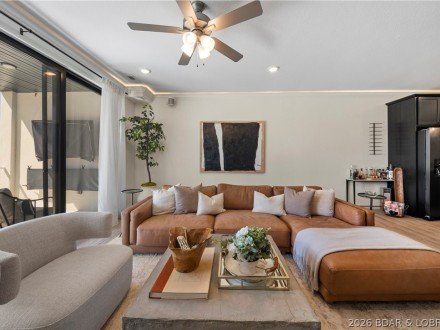 1055 Topsider, Osage Beach, MO 65065