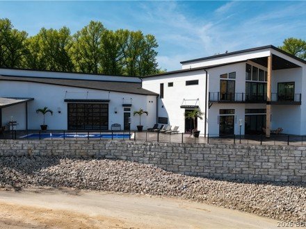 300 Beachnut, Sunrise Beach, MO 65079