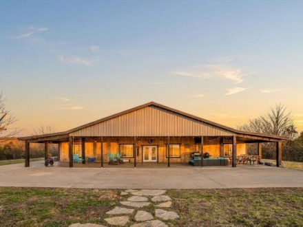 3261 Highway Rb, Bolivar, MO 65613