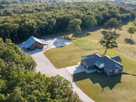 11998 Highway 32, Stockton, MO 65785