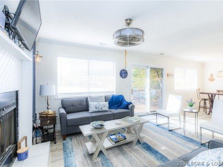 11 Claw, Camdenton, MO 65020