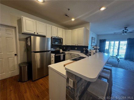 216 Lakeview Resort Blvd, Sunrise Beach, MO 65079