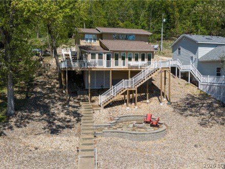 290 Huckleberry Hill, Sunrise Beach, MO 65079