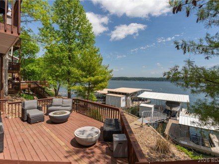 17661 Sheldon Point, Gravois Mills, MO 65037
