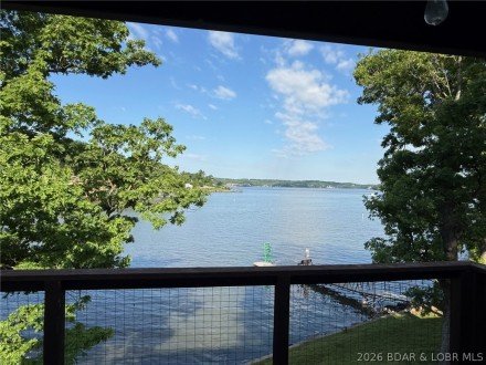 255 Lone Oak, Sunrise Beach, MO 65079