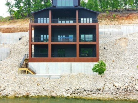 507 Redbud, Lake Ozark, MO 65049