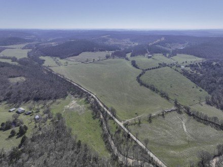 23605 County Road U-112, Macomb, MO 65702