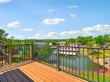 123 Barba Le, Lake Ozark, MO 65049