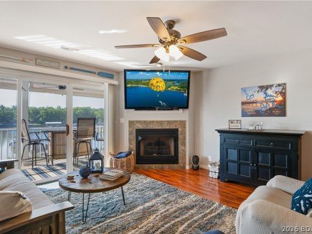 180 Lakeview Resort, Sunrise Beach, MO 65079