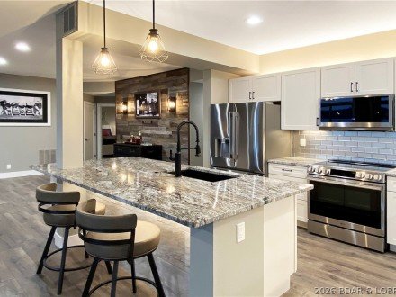 147 Evergreen Condo, Sunrise Beach, MO 65079