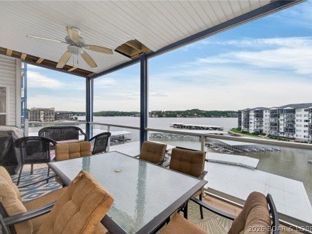 183 upper Monarch Cove, Lake Ozark, MO 65049