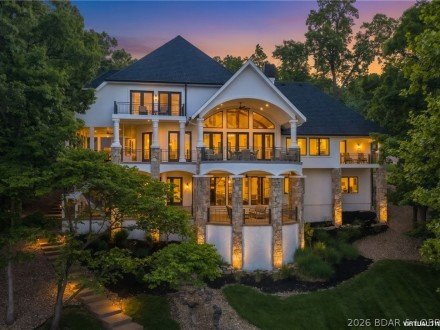 889 Muirfield, Sunrise Beach, MO 65079